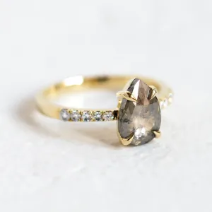 Gold vintage ring with salt and pepper diamond FERGAL Thumbnail
