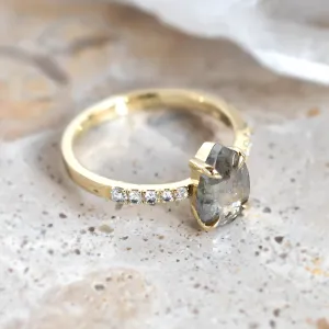 Gold vintage ring with salt and pepper diamond FERGAL Thumbnail