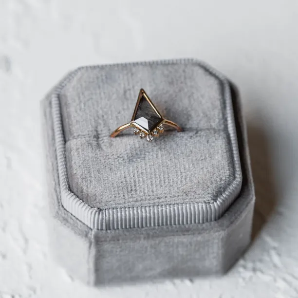 Kite salt and pepper diamond ring in cluster style EININ Image