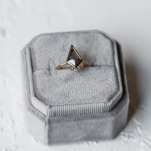 Kite salt and pepper diamond ring in cluster style EININ Thumbnail