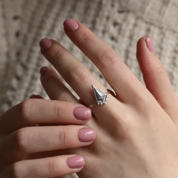 Kite salt and pepper diamond ring in cluster style EININ Image