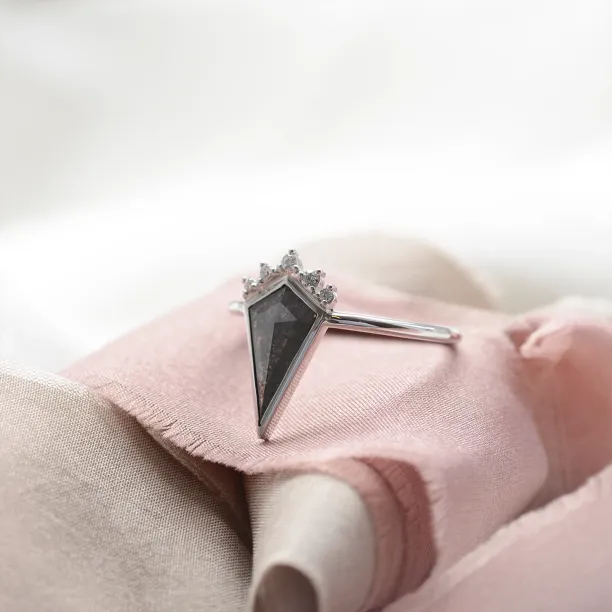 Kite salt and pepper diamond ring in cluster style EININ Image