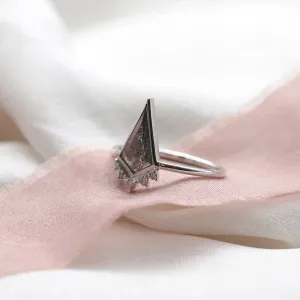 Kite salt and pepper diamond ring in cluster style EININ Thumbnail