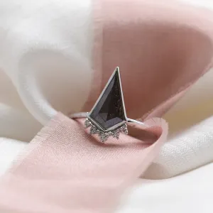 Kite salt and pepper diamond ring in cluster style EININ Thumbnail