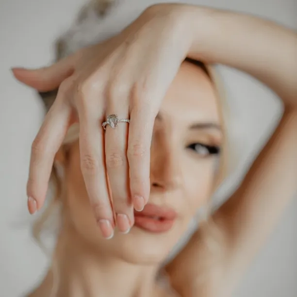 Gold vintage ring with salt and pepper diamond EIMMEAR Image