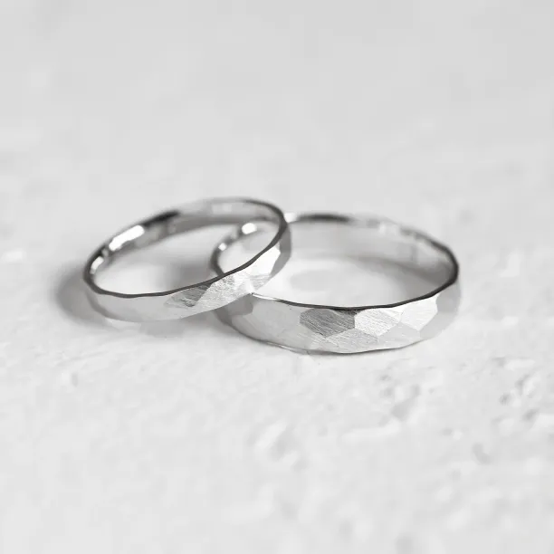 Matte gold wedding bands with hammered surface ETAIN Image