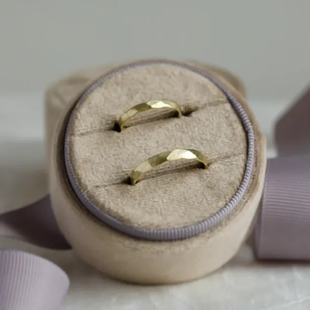 Matte gold wedding bands with hammered surface ETAIN Image