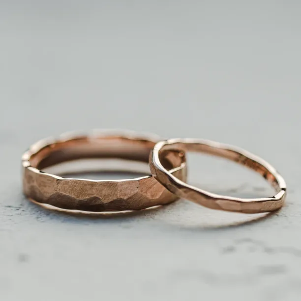 Matte gold wedding bands with hammered surface ETAIN Image