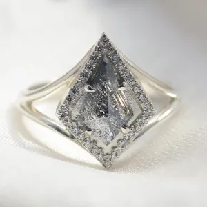 Spectacular kite salt and pepper diamond ring in solid gold CATHAL Thumbnail