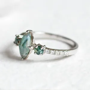 Vintage moss agate ring with side diamonds in solid gold OSCAR Thumbnail