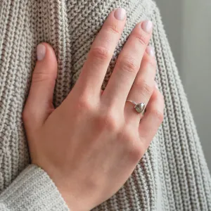Elegant ring with pear salt and pepper diamond and side diamonds CILLIAN Thumbnail