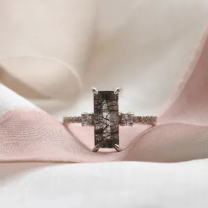 Gold ring with rutilated quartz and diamonds LIAM