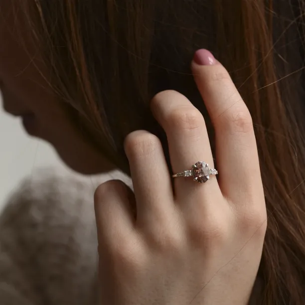 Gold vintage ring with salt and pepper diamonds EITHNE Image