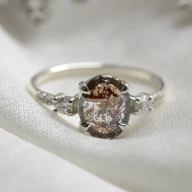 Gold vintage ring with salt and pepper diamonds EITHNE Image