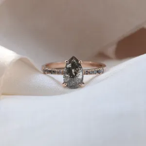 Vintage salt and pepper diamond engagement ring GRIONA Thumbnail