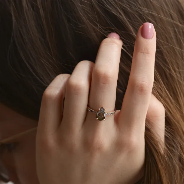 Vintage salt and pepper diamond engagement ring GRIONA Image