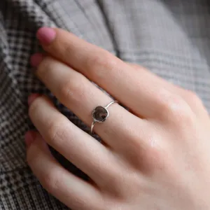 Minimalist bezel ring with salt and pepper diamond ORLAITH Thumbnail