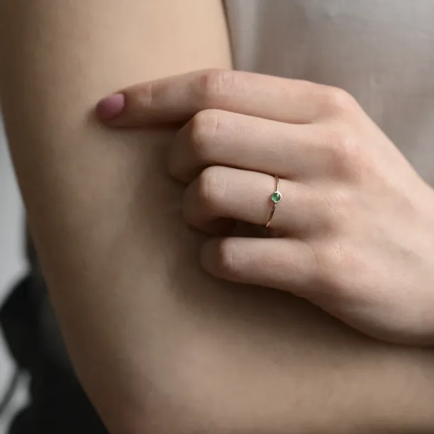 Emerald stackable fine ring CARAGH Image