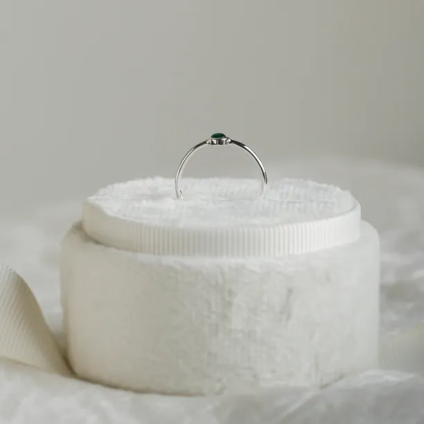 Emerald stackable fine ring CARAGH Image