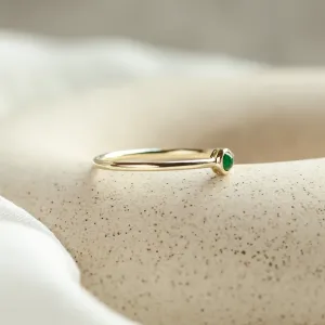 Emerald stackable fine ring CARAGH Thumbnail