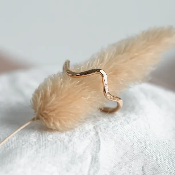 Gold mountain minimalist ring ALPINE Image