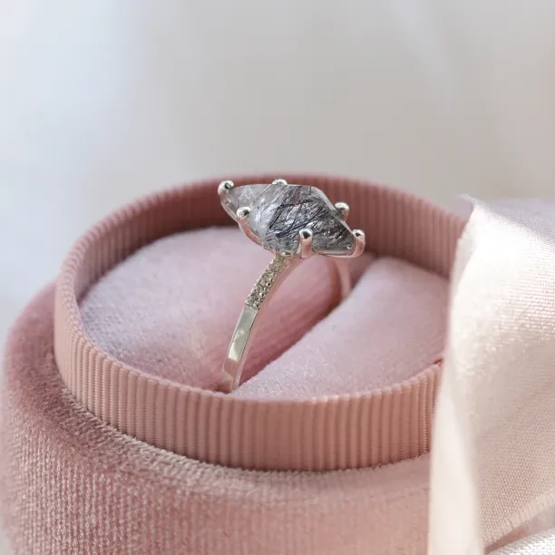 Original gold ring with rutilated quartz and diamonds MAIREAD Image