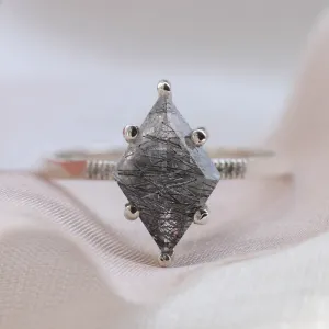 Original gold ring with rutilated quartz and diamonds MAIREAD Thumbnail