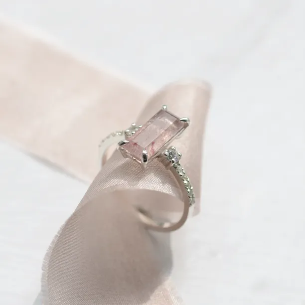 Gold ring with strawberry quartz and diamonds SWEETIE Image