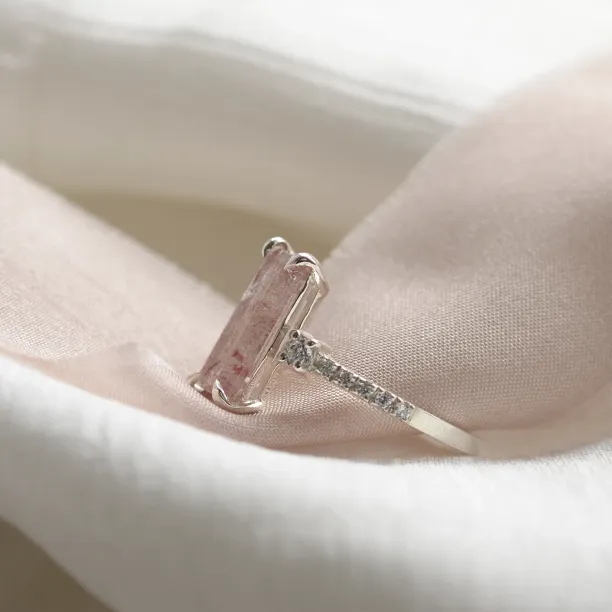 Gold ring with strawberry quartz and diamonds SWEETIE Image