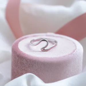 Minimalist gold wave ring WAVE Thumbnail