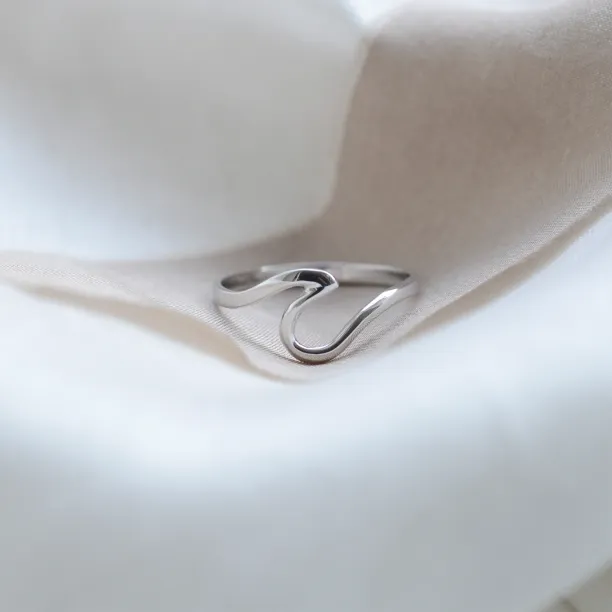 Minimalist gold wave ring WAVE Image