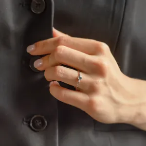 Minimalist engagement ring with salt and pepper diamond AINE Thumbnail