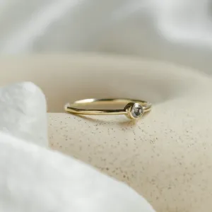 Minimalist engagement ring with salt and pepper diamond AINE Thumbnail