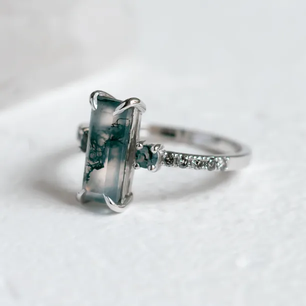 Elegant ring with moss agate and diamonds CARA Image