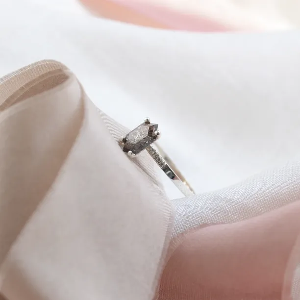 Gold ring with hexagon salt´n´pepper diamond NIAMH Image