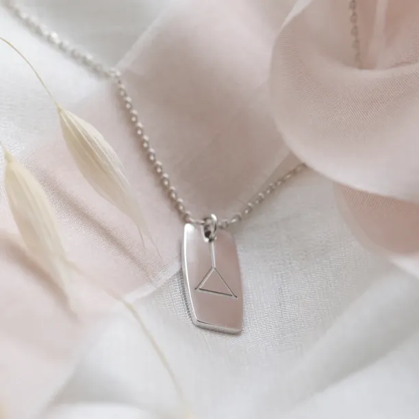 Engraved gold pendant WAKEBOARD Image