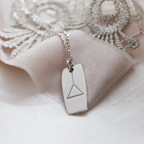 Engraved gold pendant WAKEBOARD Image