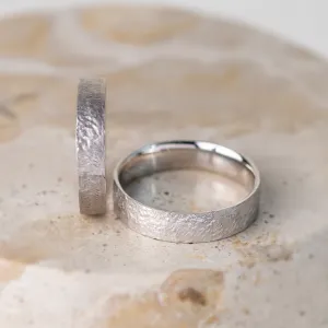 Gold wedding bands with hammered surface Uilliam Thumbnail