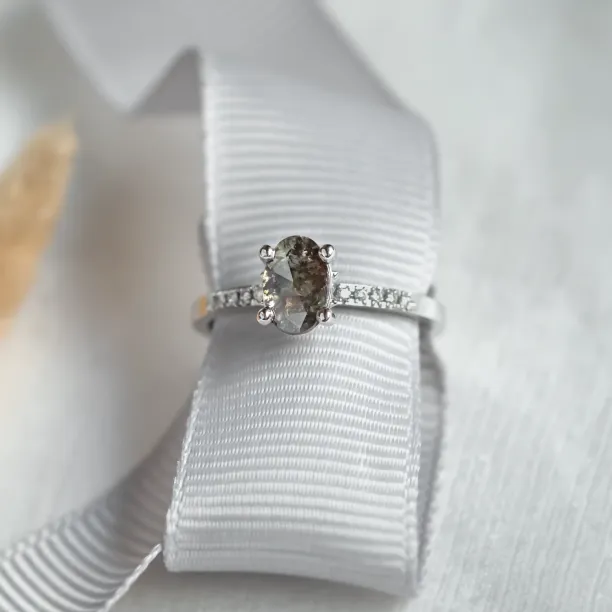 Gold ring with oval salt and pepper diamond ROXANE Image