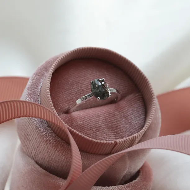 Gold ring with oval salt and pepper diamond ROXANE Image