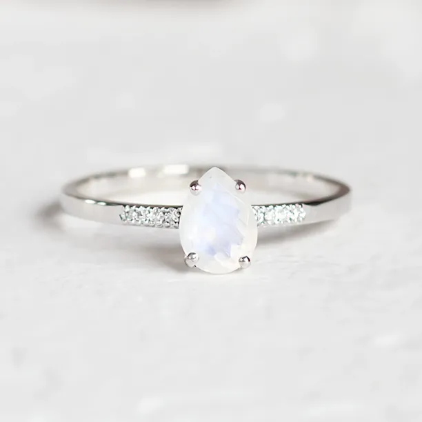 Gold ring with moonstone and diamonds ROXANE Image