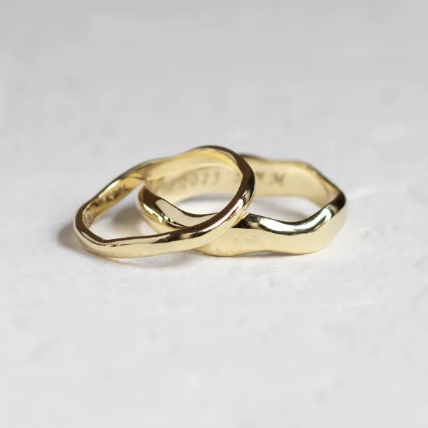 Irregular atypical wedding rings made of gold LUANA Image