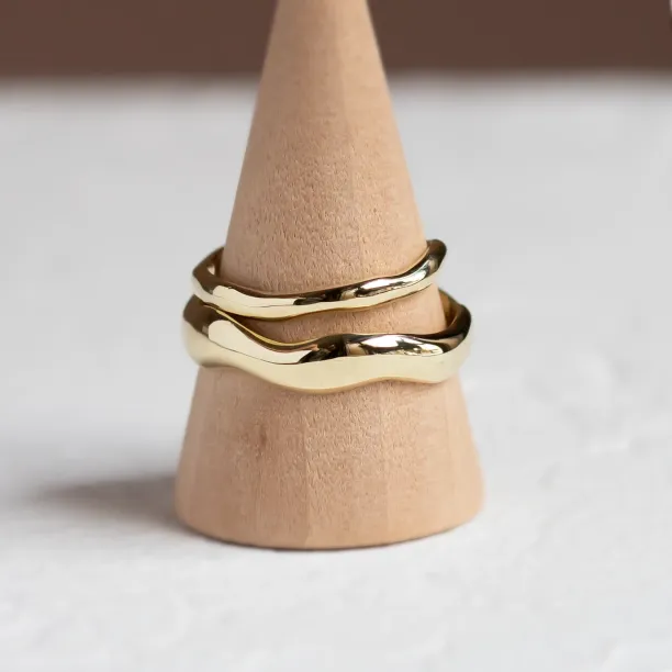 Irregular atypical wedding rings made of gold LUANA Image