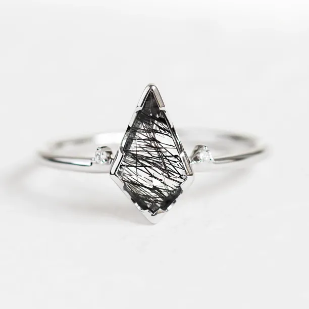 Minimalist ring with rutil quartz and diamonds KIRA Image