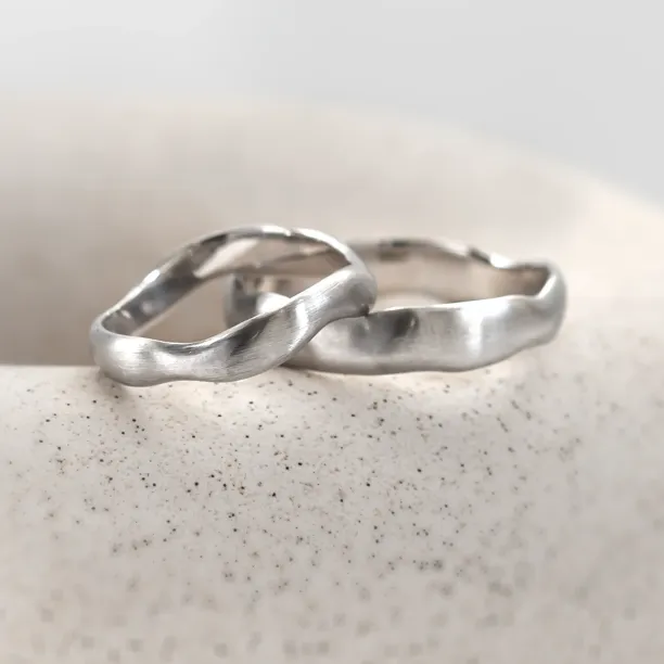 Atypical wedding rings LUAMA Image