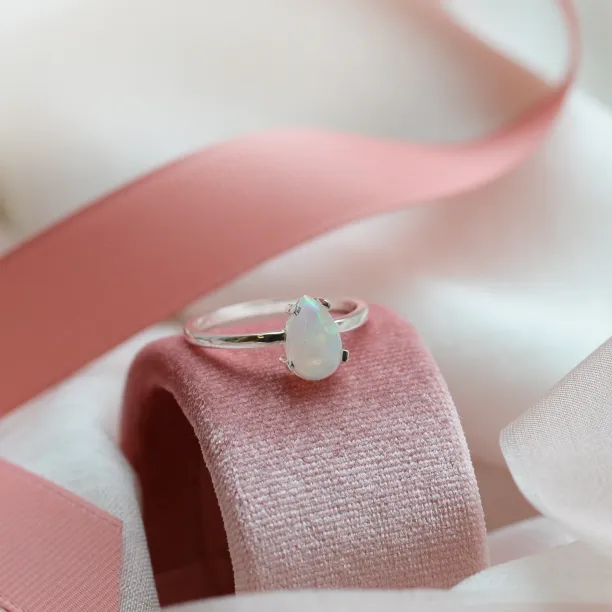 Gold ring with opal BERTA Image