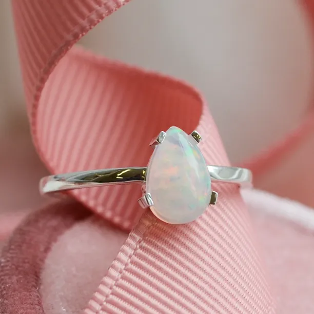 Gold ring with opal BERTA Image