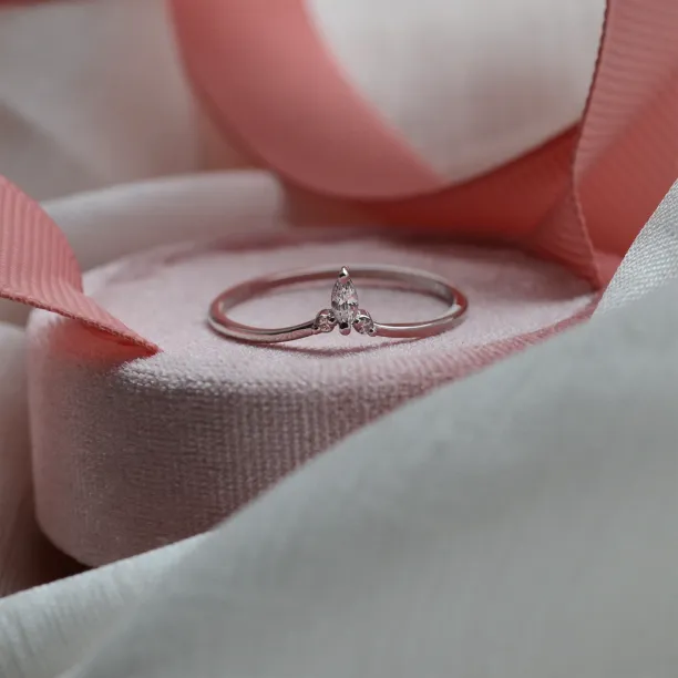 Minimalist gold ring with diamonds JANIS Image