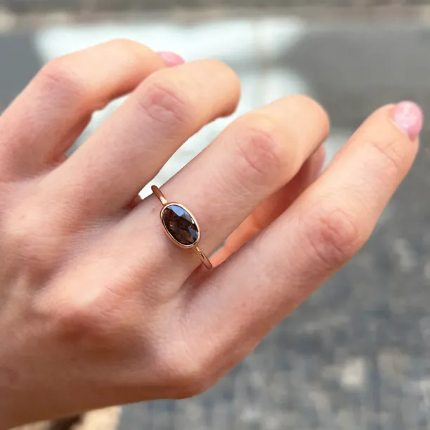 Gold ring with oval salt and pepper diamond KARLIN Image