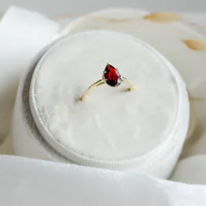 Gold garnet ring OLLY Thumbnail